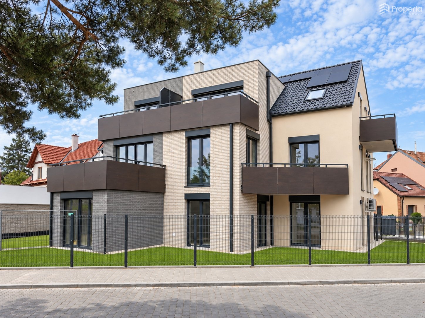 Pronájem nového bytu 3+KK o CP 136,8 m<sup>2</sup> s vlastní zahradou, sklepem a parkovacím stáním – Rolencova, Brno